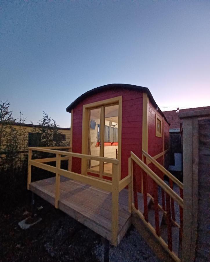 Roulotte Et Sauna De Tonton Bouvy Au Domaine Du Reuze Winnezeele Buitenkant foto