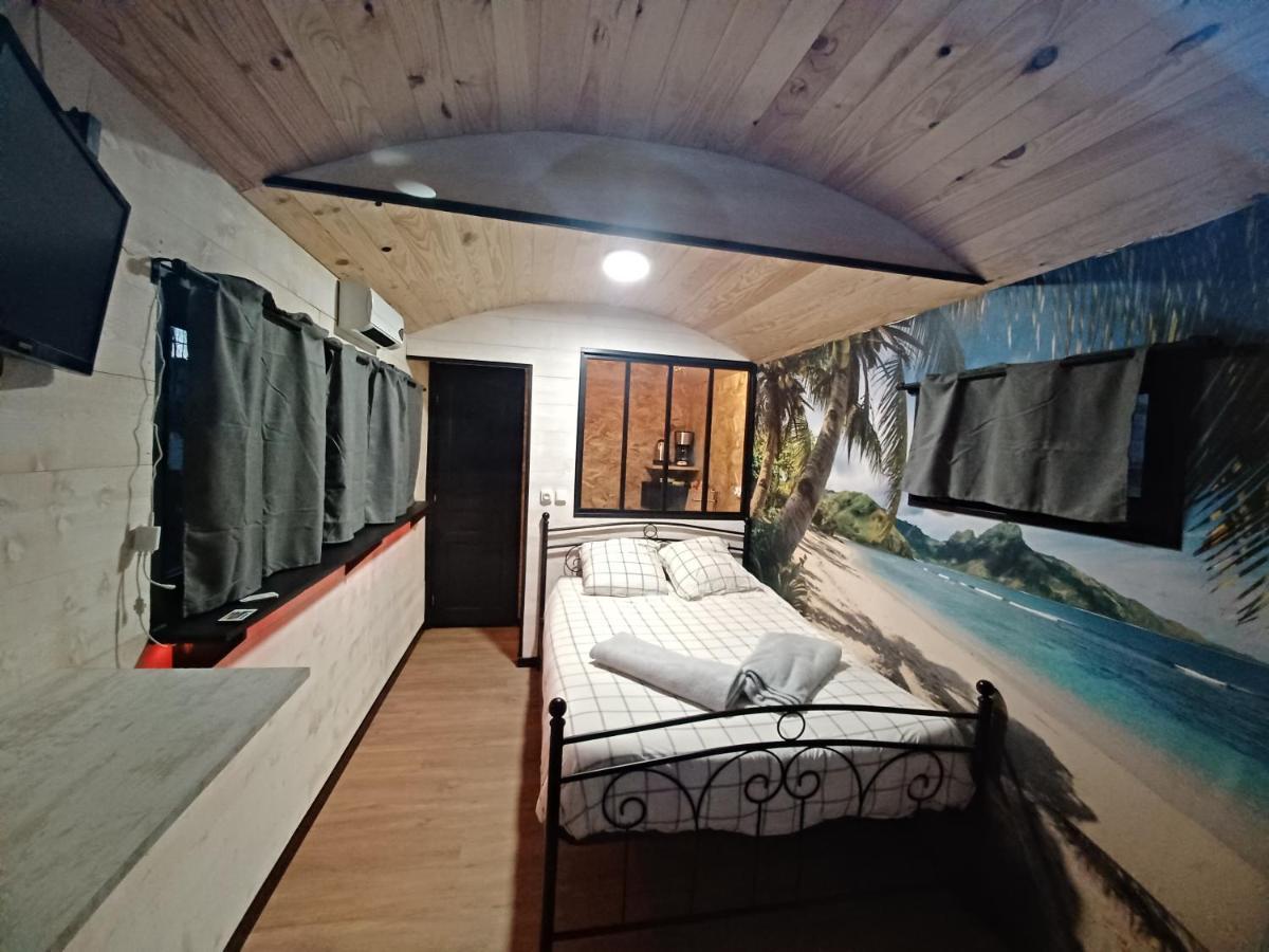 Roulotte Et Sauna De Tonton Bouvy Au Domaine Du Reuze Winnezeele Buitenkant foto